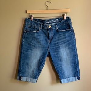 Adorable jean shorts